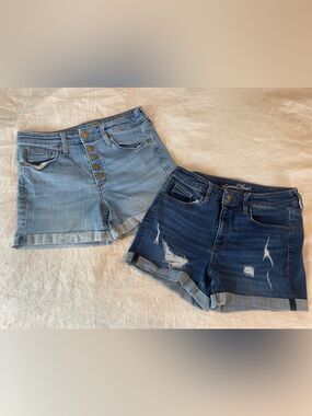Two Pairs Of Universal Thread Light/Dark Blue High-Rise Denim Shorts Size 8